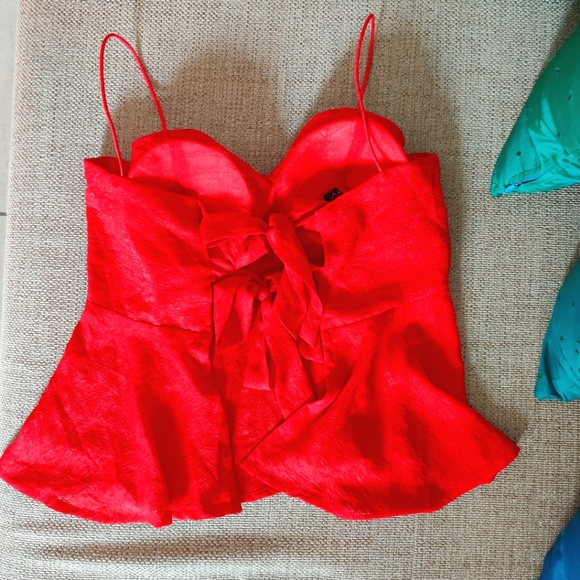 Red padded backless top - Picture 3 of 5